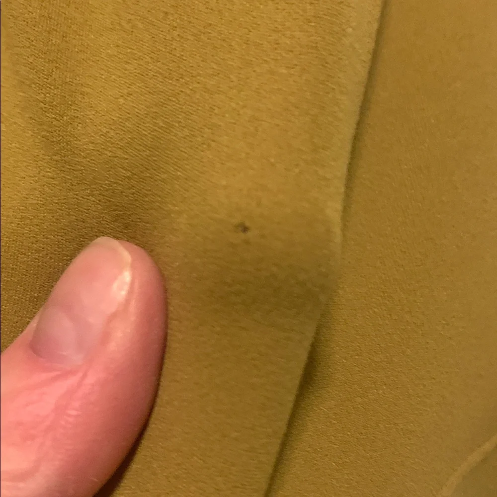 Lululemon Green Align Tank, Sz 4, no pads
FLAW in the front small hole pictured - Picture 5 of 5